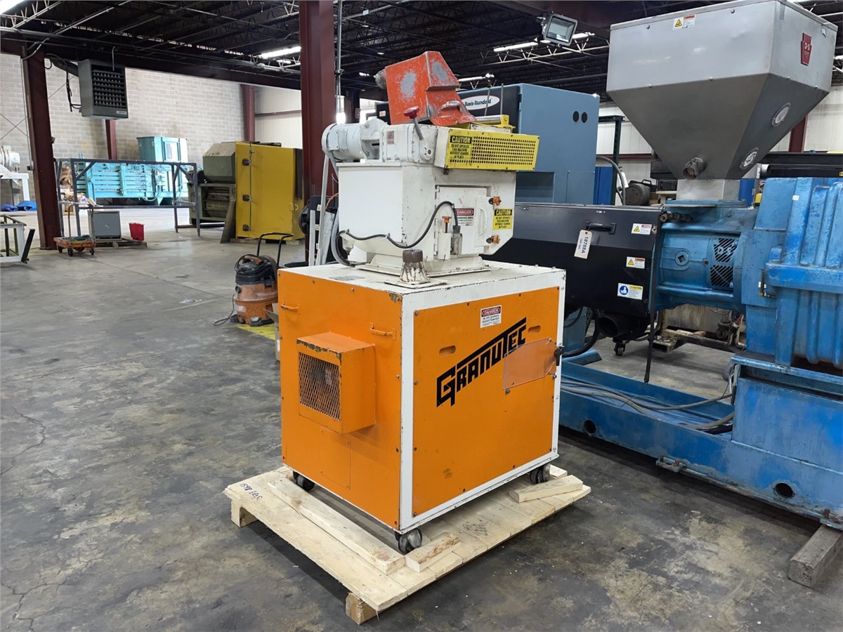 12" x 12" Granutec #TFG1212, pull roll granulator, 3 knife open rotor, 2 bed knives - Image 1