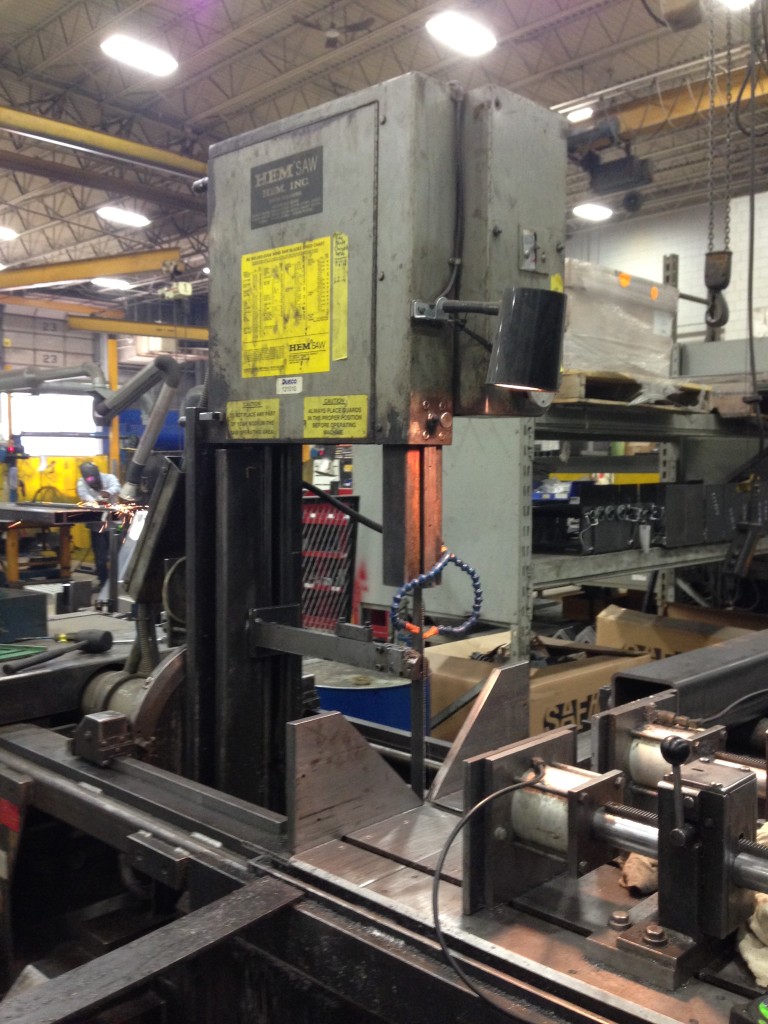 16" x 22" Hem #V100LM-2, vertical mitre cutting band saw, 15' x 1.25" blade, 50-500 FPM - Image 4
