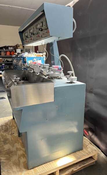 Strasbaugh DC Drive 12" capacity Grinder Polisher, 4 spindle - Image 2