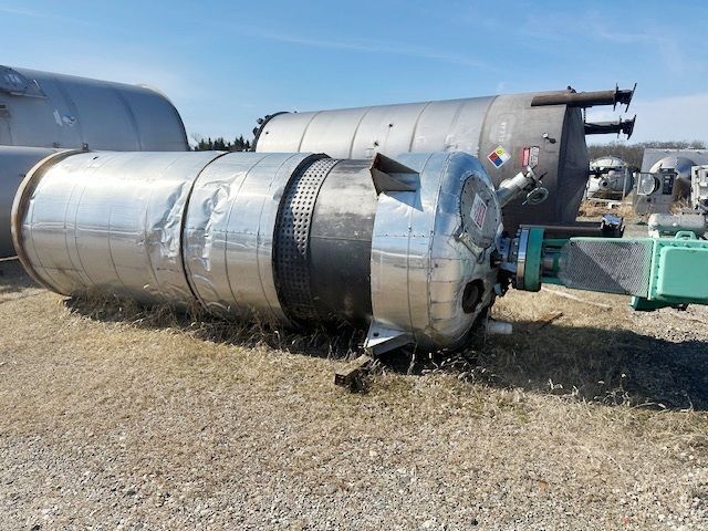 2550 gallon 316 Stainless Steel reactor, 63" dia x 16' 7.5" strght side, 100 psig, dished top & bottom, 2014 - Image 1