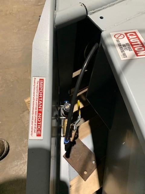 Motan #29-900, Pneumatic Box Tilter, Heavy-Duty Mild Steel, 2000 lb., 100 psi, 71" x 52" base dimension - Image 2