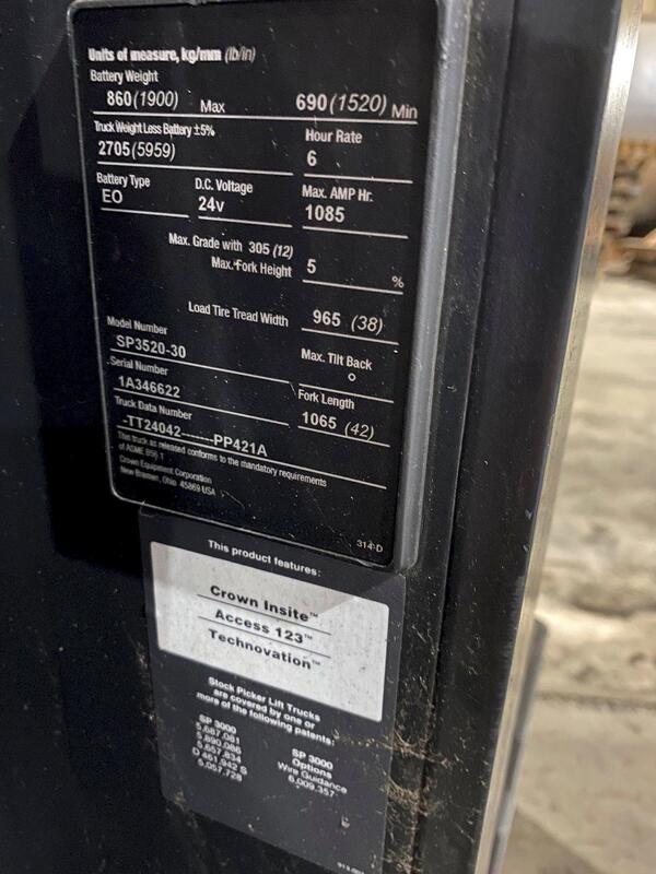 Crown #SP3520-30, Stock Selector Lift, EO battery, 5% fork height, 1085 amp hr., 2009 - Image 4