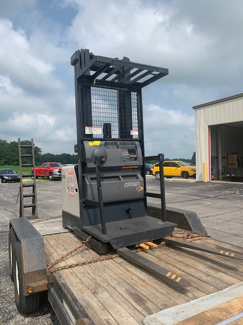 Crown #SP3520-30, Stock Selector Lift, EO battery, 5% fork height, 1085 amp hr., 2009 - Image 7