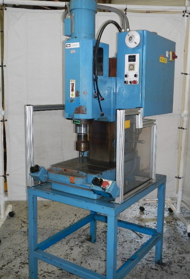 VSI Automation #TM-23, riveter, 3" stroke, 9" throat, 15" open, Allen Bradley Micrologix 1000 PLC, 1996 - Image 2