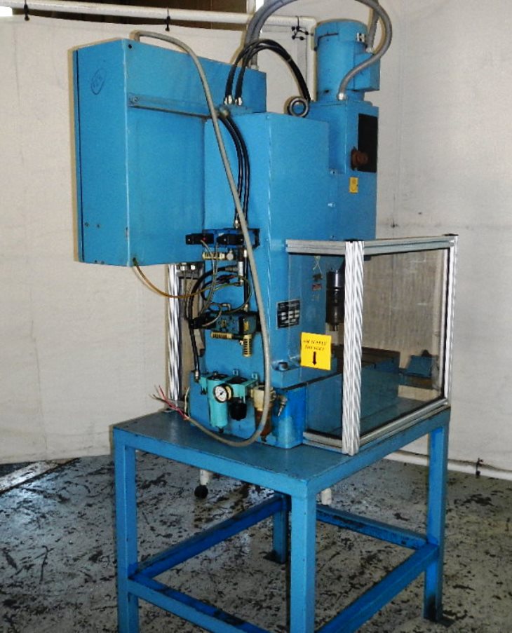 VSI Automation #TM-23, riveter, 3" stroke, 9" throat, 15" open, Allen Bradley Micrologix 1000 PLC, 1996 - Image 5