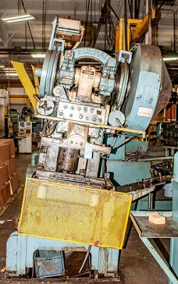 60 Ton, Federal #5, OBI press, 3" stroke, 15" die space, 18.5"-29.5" bed, 10" throat, 200 SPM, 2.5" ram - Image 1