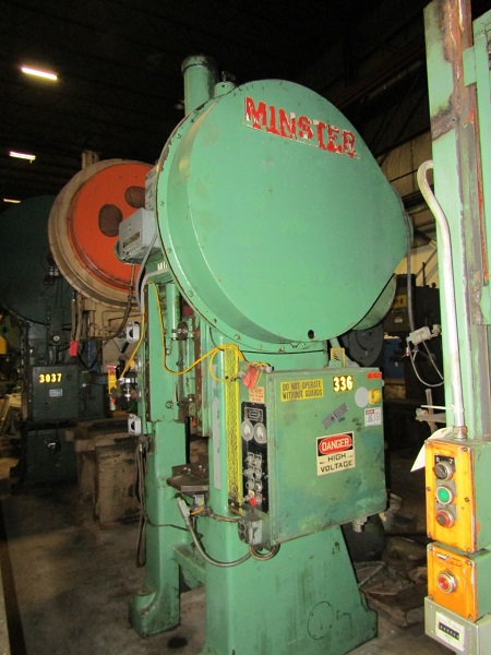 100 Ton, Minster #S1-100, SSSC press, 7" stroke, 18.5" Shut Height, 21" x 24" bed, 80 SPM, air clutch, 1965 - Image 2