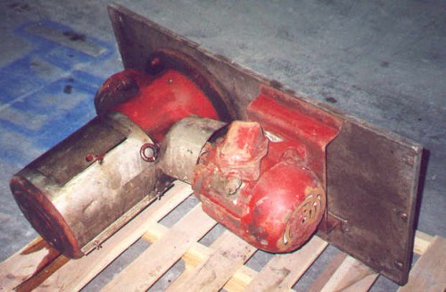 2 HP Bridge Mount, Agitator Drive, 20:1 gear ratio, 220/440 volt, 1750 RPM, Stub shaft has a 4 bolt pattern - Image 1
