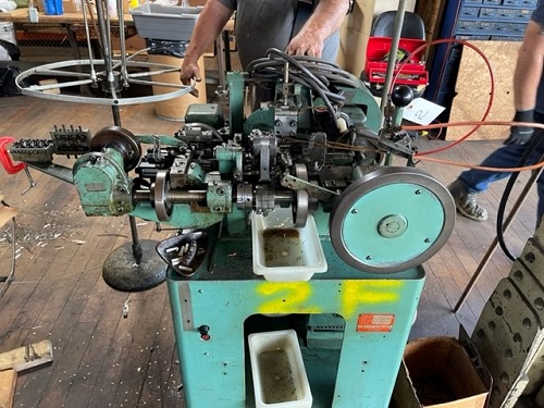 Nilson #00, 4-slide wire forming, 1/32" wire diameter, 3" wire feed, double gibbing, solid cams - Image 1