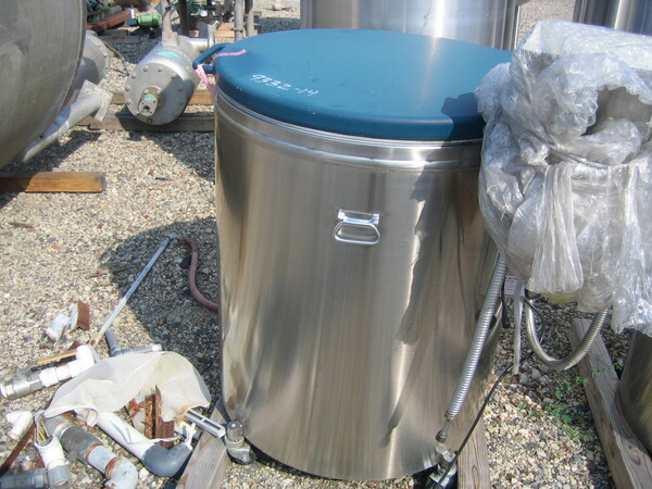 260 gallon MVE, liquid nitrogen vial storage Stainless Steel tank, unused - Image 1