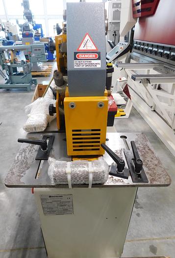 4" x 4" x 3/8" Kingsland #Compact-50, hydraulic ironworker, 50 ton, manual Back Gauge, electric foot pedal - Image 2