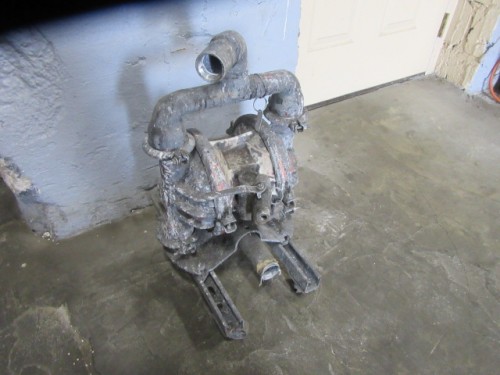 1.5" Wilden #M4, Double Diaphragm Pump, plastic and aluminum, 1.5" inlet and outlet, teflon diaphragms, - Image 4