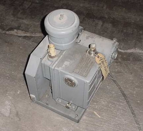Welch Scientific Co. #1402, Vacuum Pump, 1 HP, 1750 RPM, V-belt, Duo-Seal, Serial #66455 - Image 2