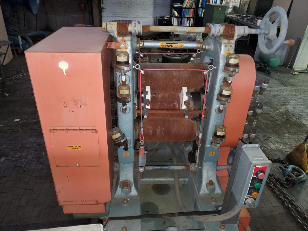 6" x 12" Bolling, 3-roll lab calender, US varidrive motor, cabinet style, automatic lubrication - Image 3