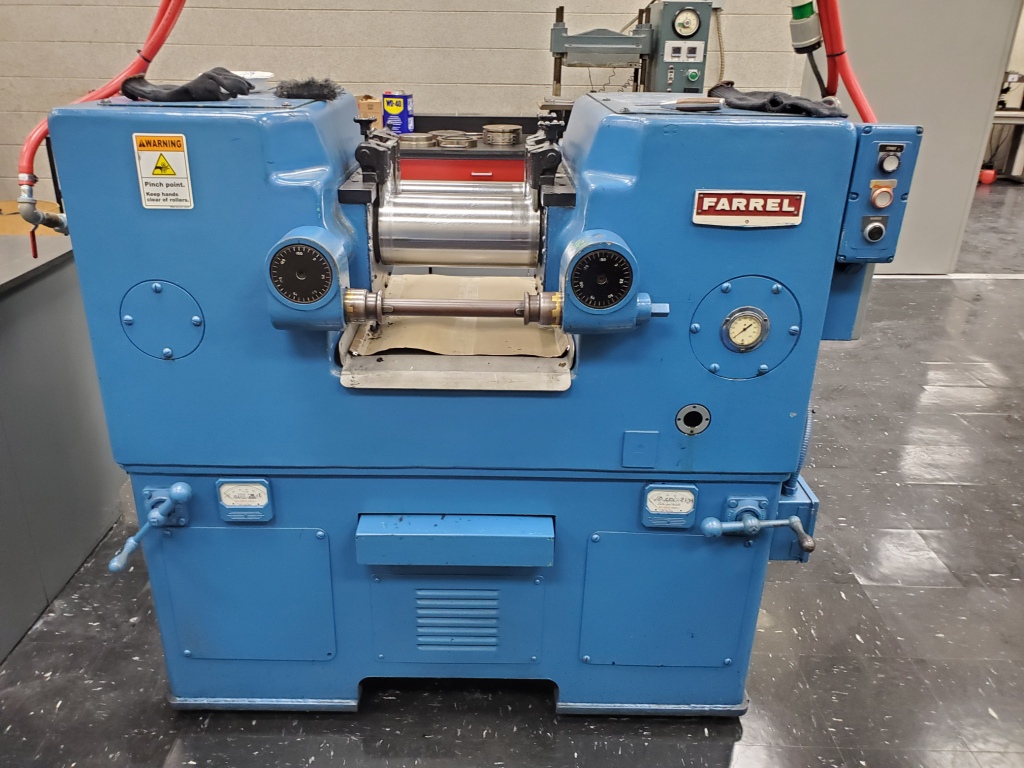 6" x 13" Farrel, lab mill, cabinet style, underslung dual drive, belt driven, vari-speed - Image 4