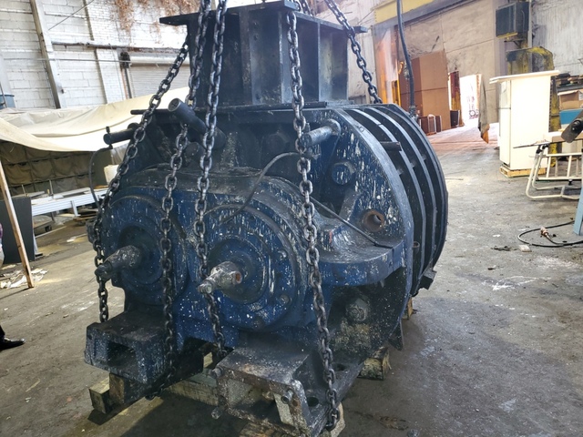 Farrel Banbury #11D, rubber mixer, 24:1 redcution ratio, 22" pneumatic hopper - Image 3