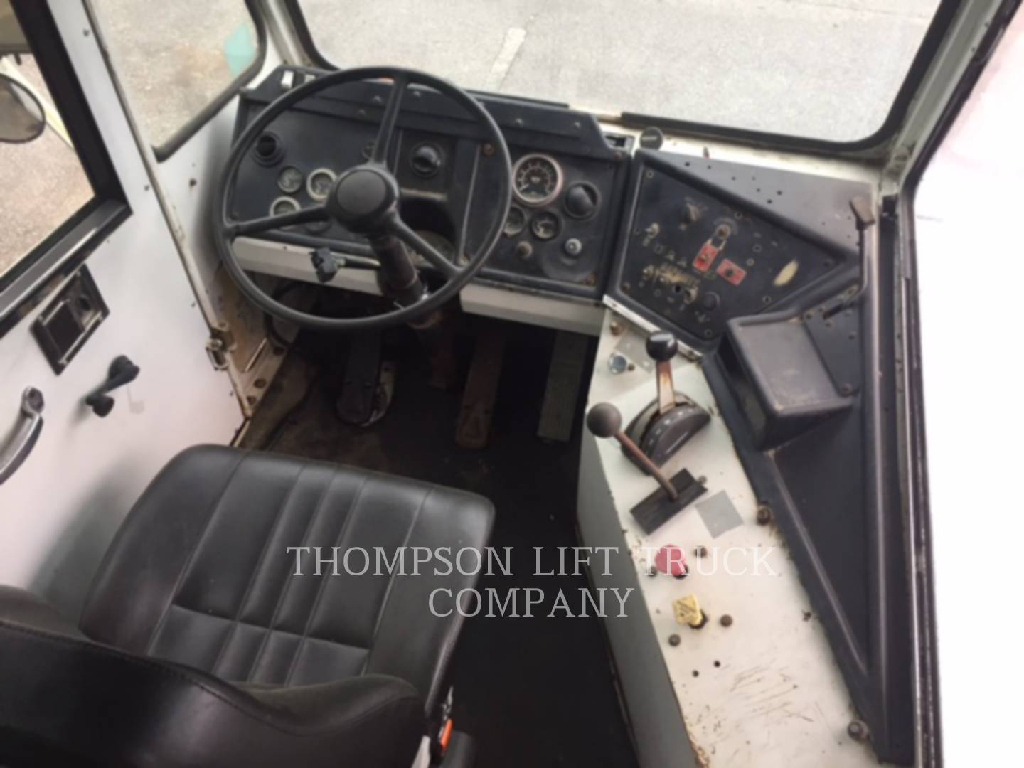 Capacity Yard Jockey TJ5000, Off Highway Truck, 35789 hours, S/N: 4LMBF2115XL011321, 1999 - Image 6