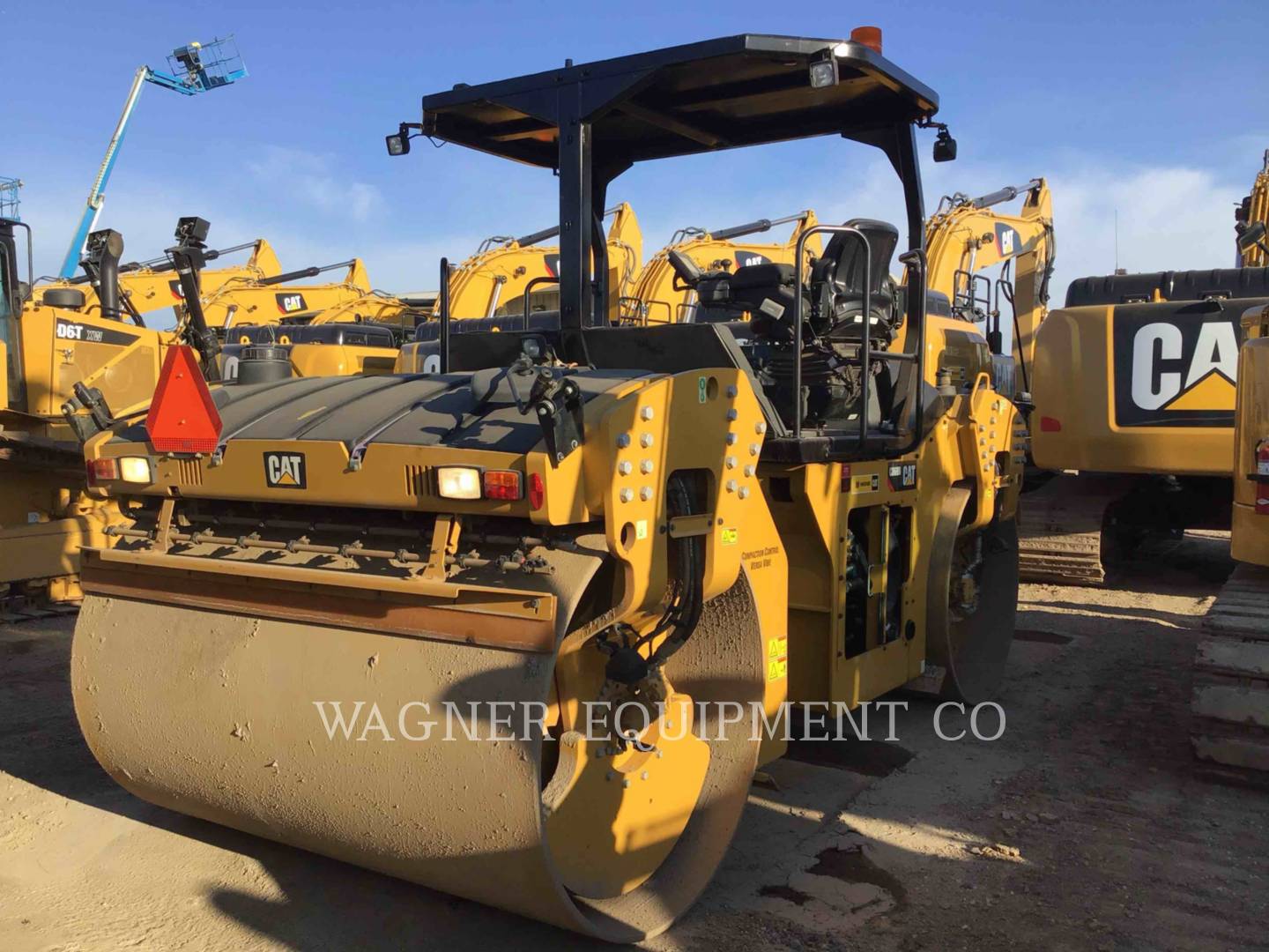 Caterpillar CB68B, Compactor, 1707 hours, S/N: C6800132, 2017 - Image 2