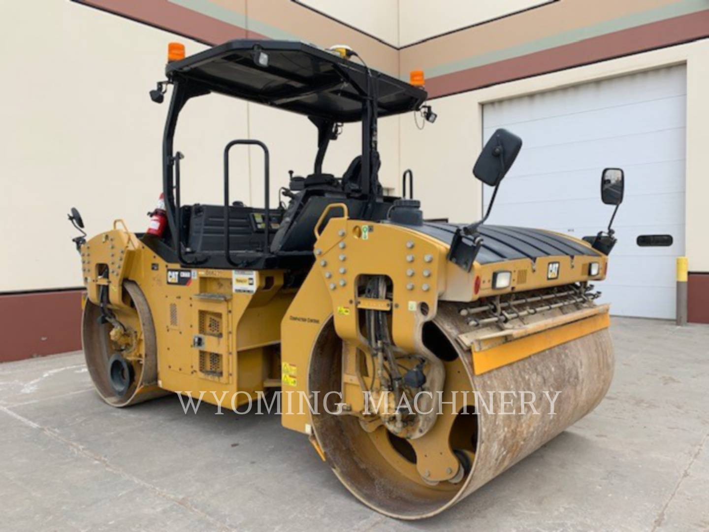 Caterpillar CB66B, Compactor, 2377 hours, S/N: B6600239, 2017 - Image 2