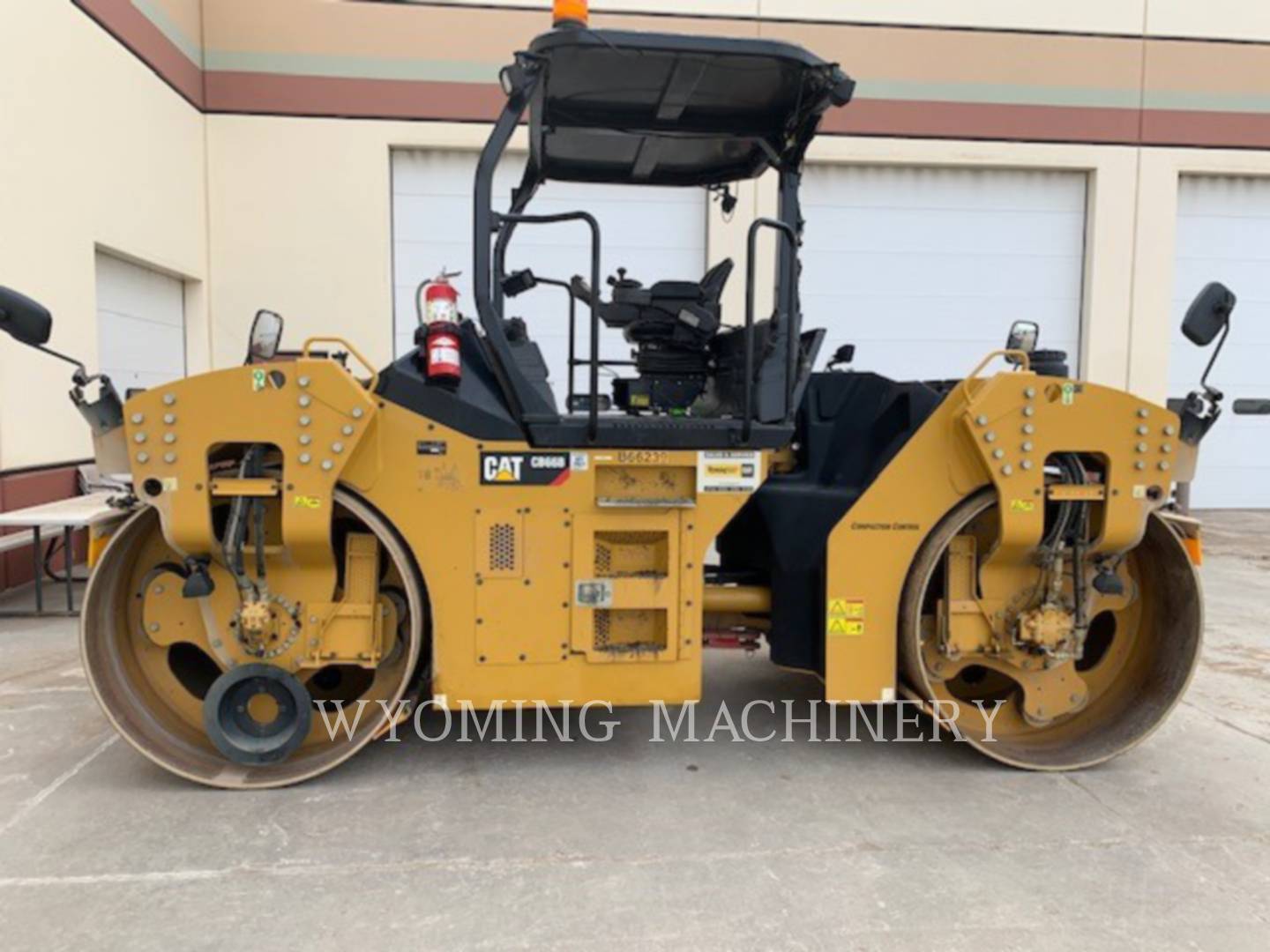 Caterpillar CB66B, Compactor, 2377 hours, S/N: B6600239, 2017 - Image 8