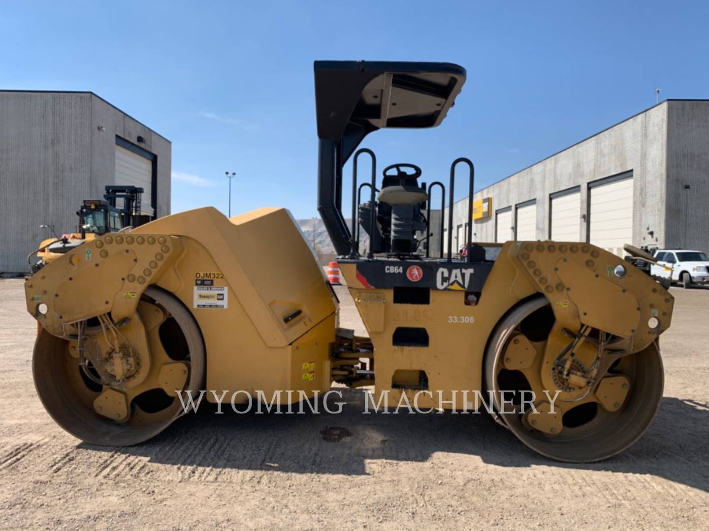 Caterpillar CB64, Compactor, 3793 hours, S/N: DJM00322, 2012 - Image 8