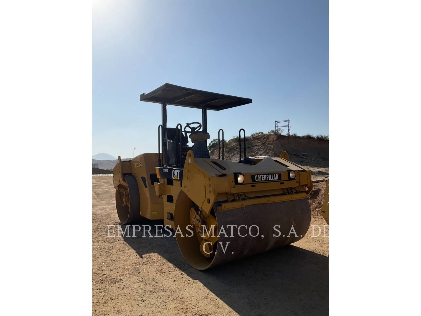Caterpillar CB-564D, Twin Drum Roller, 1200 hours, S/N: D4M00277, 2014 - Image 1