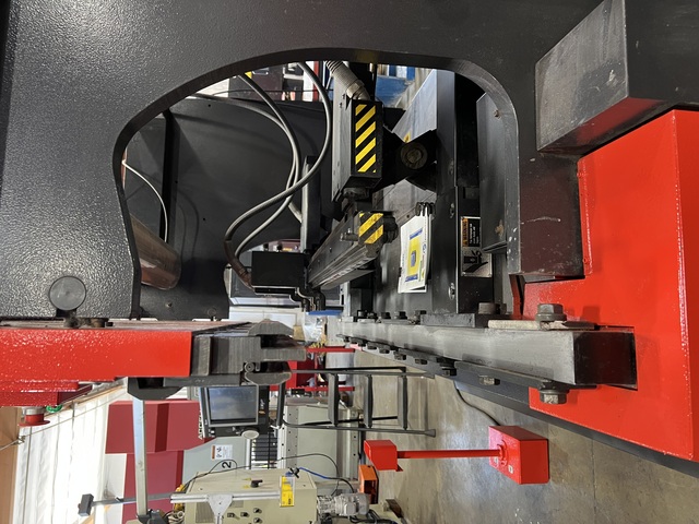 55 Ton, Amada #FBD-5020NT, 6.8'OA, 59.84" between housing, 3.9" stroke, 15.75" throat, 14.57" open, 5 HP, 2000 - Image 4
