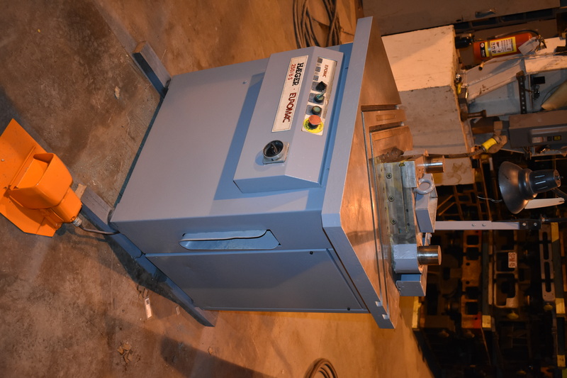 1/4" x 10" x 10" Euromac / Haeger #250/6S, hydraulic corner notcher - Image 1