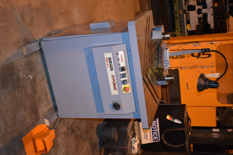 1/4" x 10" x 10" Euromac / Haeger #250/6S, hydraulic corner notcher - Image 2