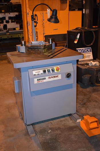 1/4" x 10" x 10" Euromac / Haeger #250/6S, hydraulic corner notcher - Image 4