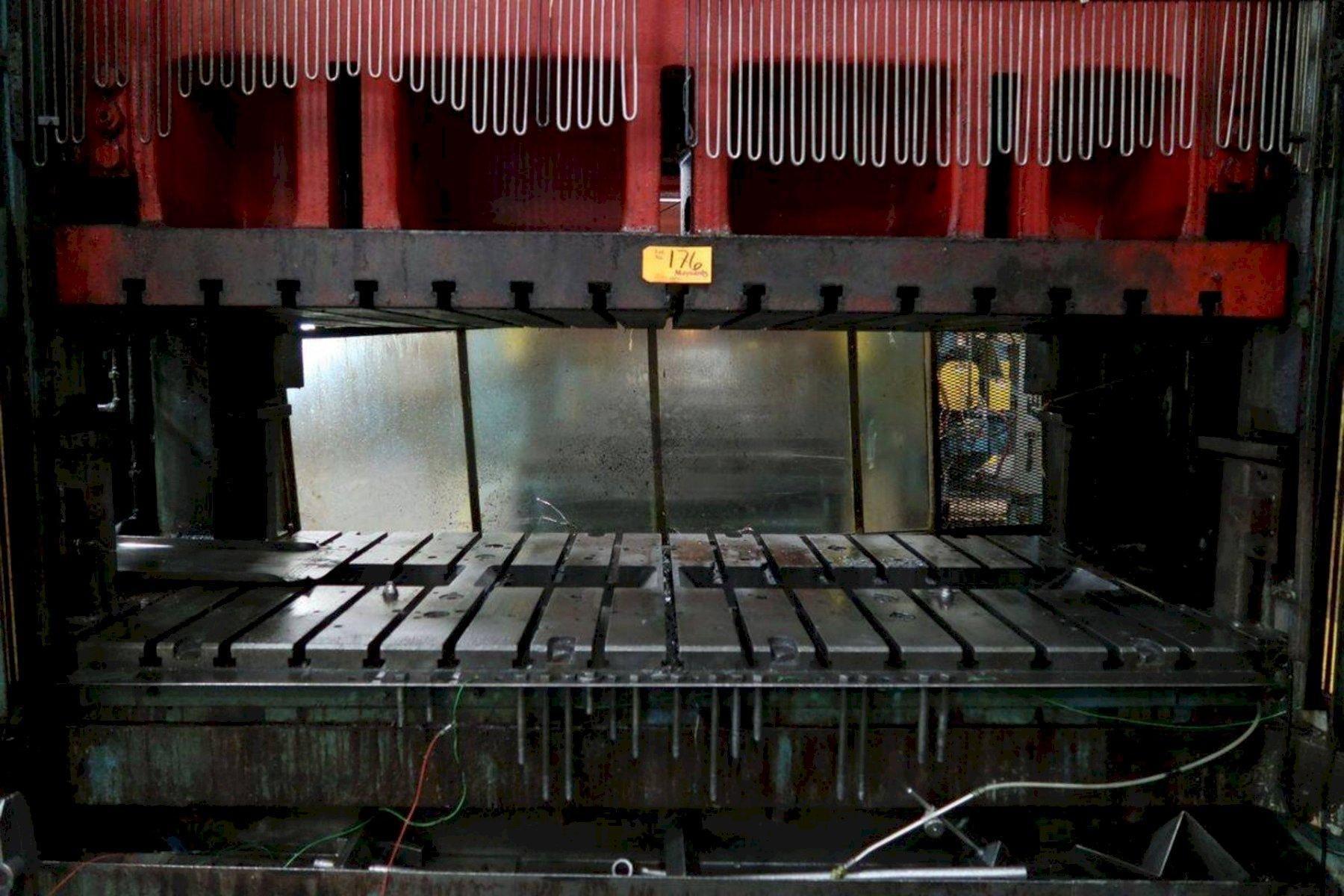 600 Ton, Minster #E2-600, straight side double crank press, 12" stroke, 31" Shut Height, 30-60 SPM, air - Image 3