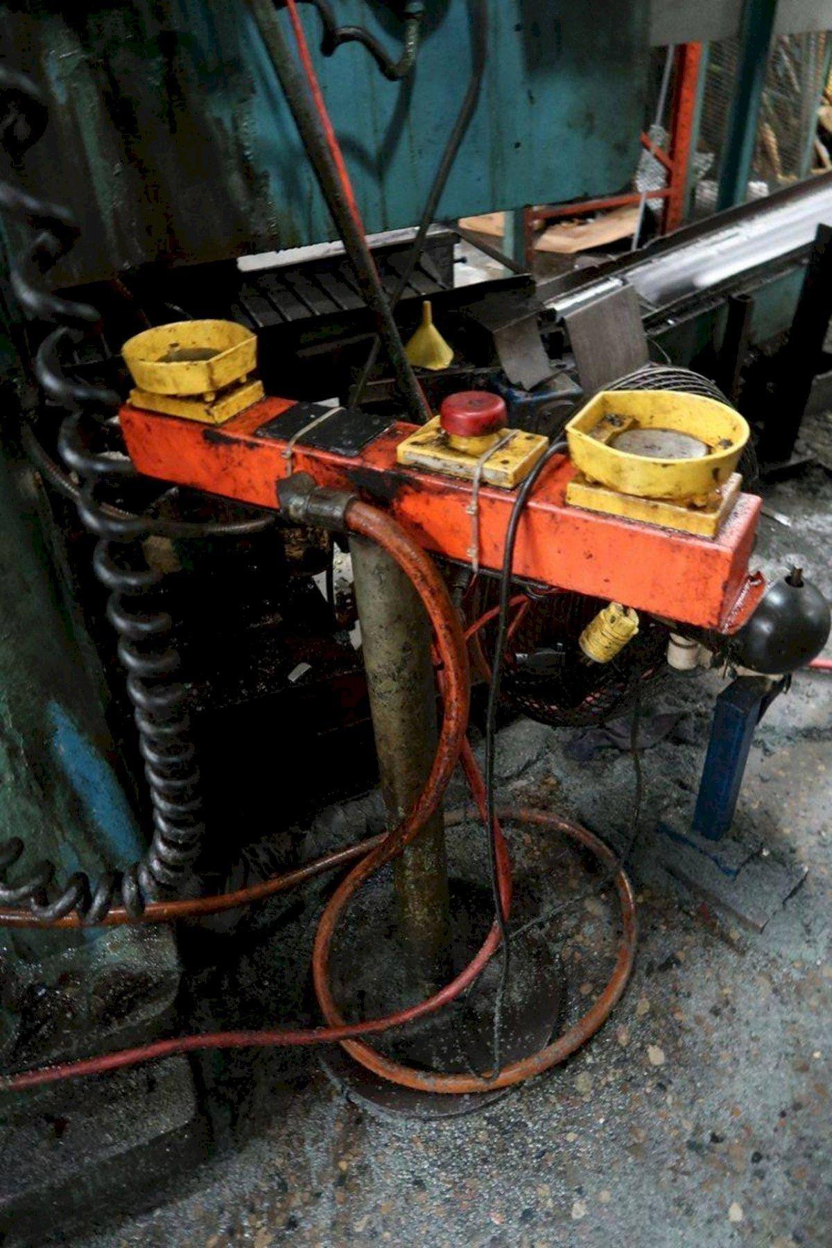 600 Ton, Minster #E2-600, straight side double crank press, 12" stroke, 31" Shut Height, 30-60 SPM, air - Image 6