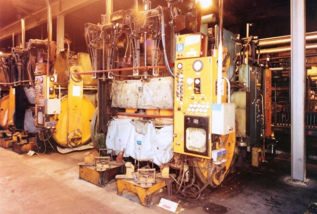 NRM #300-40.5 Autoform, mechanical tire tyre presses, SMO segmented mold, 150 ton closing force (67 available) - Image 1