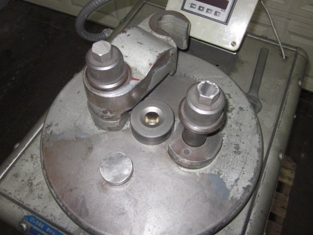 Applied Research, Lab Briquette Press, 40 Ton, 160000 psi, hydraulic - Image 3