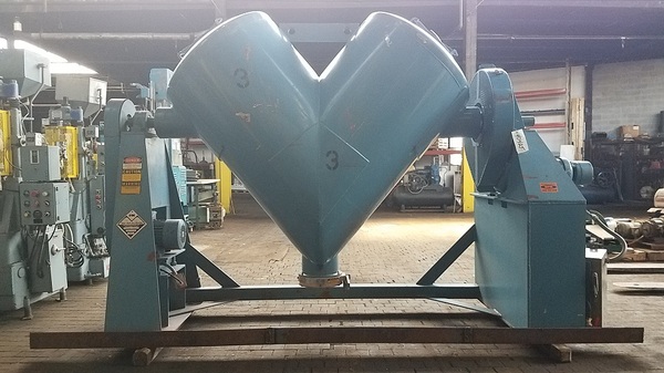 30 cu.ft. Patterson Twin Shell Vee Blender, Stainless Steel interior, high speed intensifier bar, 3 HP shell - Image 1