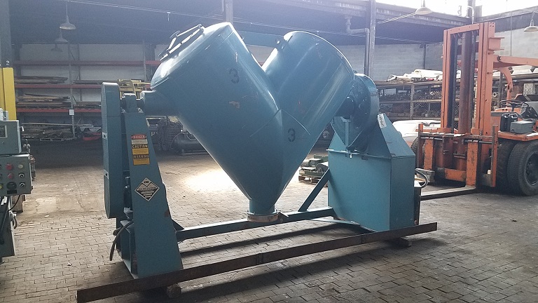 30 cu.ft. Patterson Twin Shell Vee Blender, Stainless Steel interior, high speed intensifier bar, 3 HP shell - Image 2