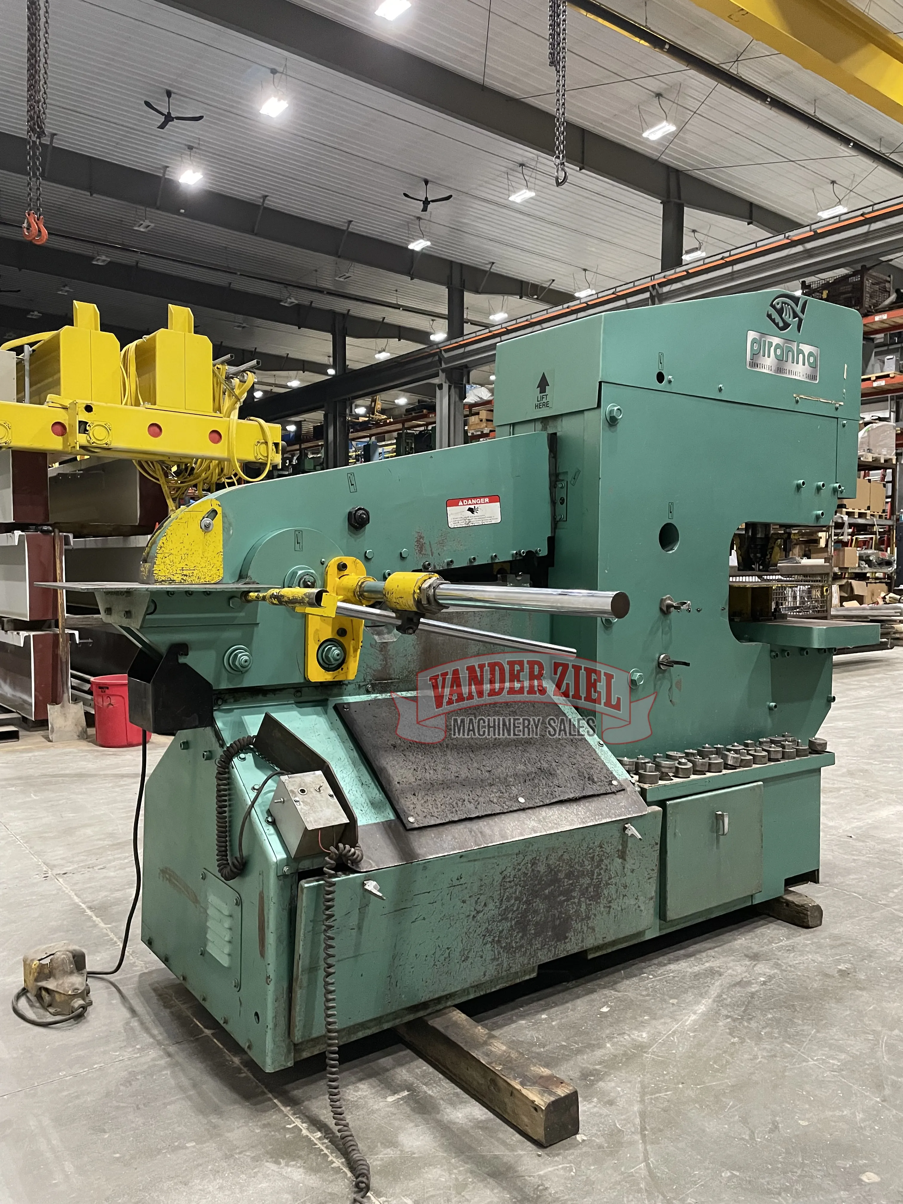 Piranha #P11-110, dual operator hydraulic ironworker, 110 ton, #15885 - Image 4
