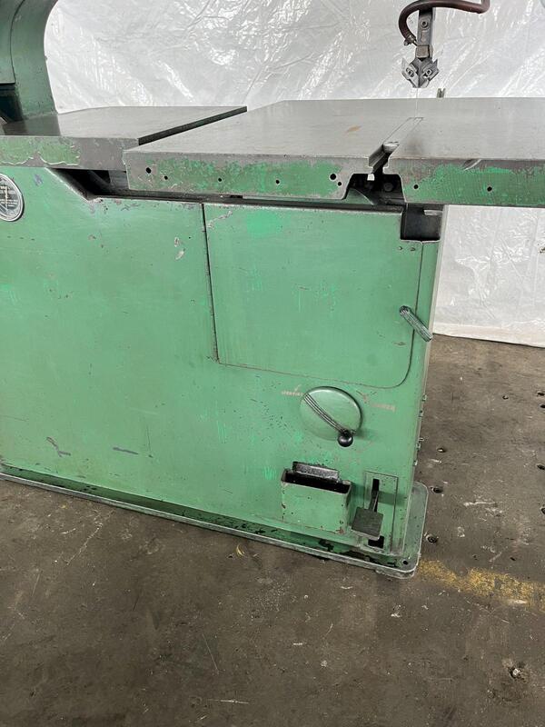 36" x 10" DoAll #V36, vertical bandsaw, 30-1/2" x 30-1/2" table, 1600 FPM, 1-1/4" x 192" blade - Image 6