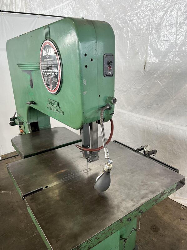 36" x 10" DoAll #V36, vertical bandsaw, 30-1/2" x 30-1/2" table, 1600 FPM, 1-1/4" x 192" blade - Image 9