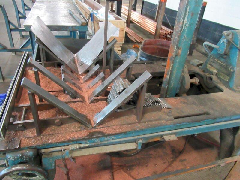 18" x 18" Marvel #8, Tilt Frame Vertical Band Saw, Stock #0845222 - Image 4