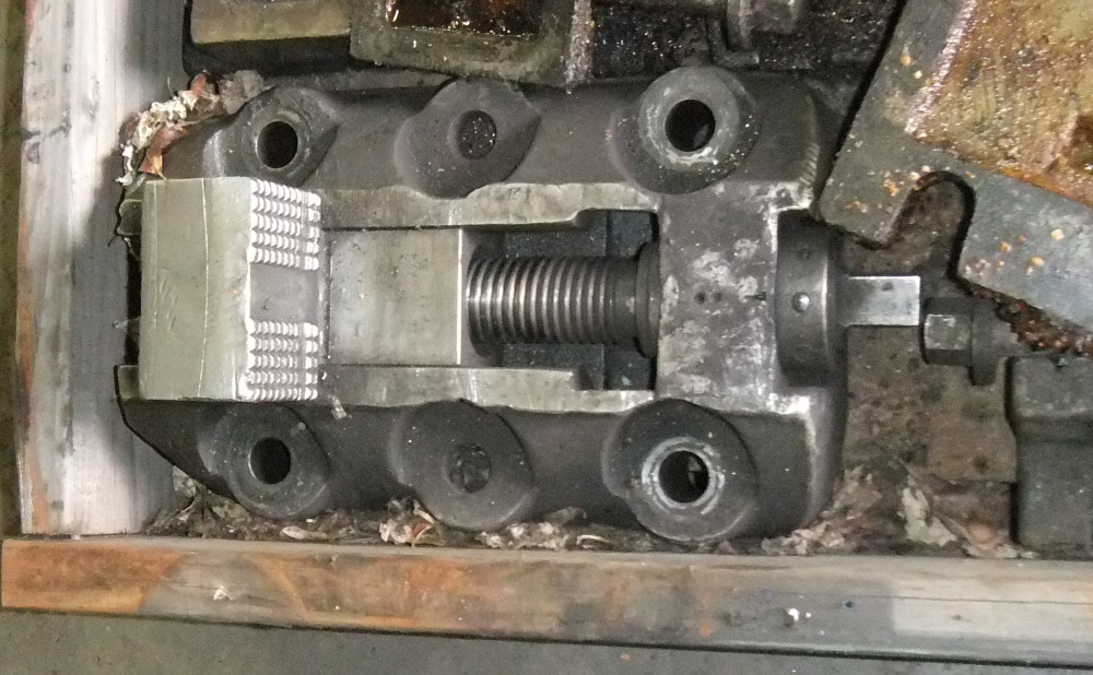 Very large & medium sized vertical boring mill jaws in sets of 4 - Image 2