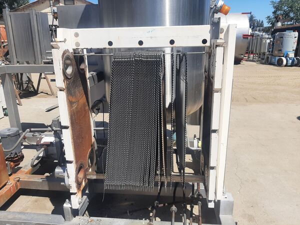 H & K #CIP, single tank, 300 gallon tank, 316 Stainless Steel, skid mounted, 36" dia x 74" straight side - Image 10