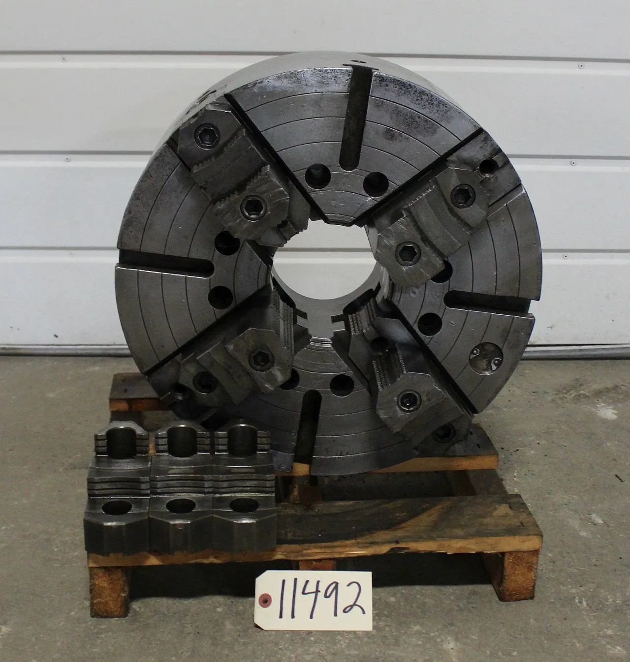 18" Cushman, 4-jaw manual chuck, A-11 back, 5" thru hole - Image 1