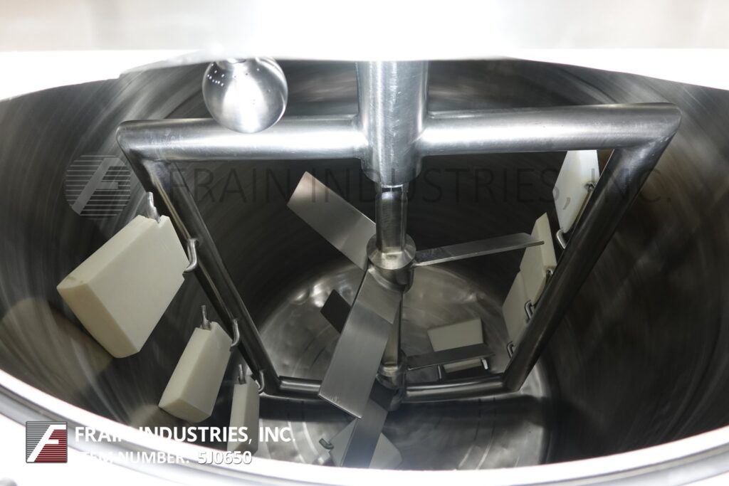 DCI #140GAL, 316 Stainless Steel jacketed & insulated process tank, 32" dia. x 40" straight wall - Image 2