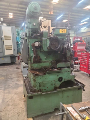 Fellows #72, vertical gear shaper, 1.5" stroke, 7" dia., pinion support, 5" riser, good condition, serial - Image 2
