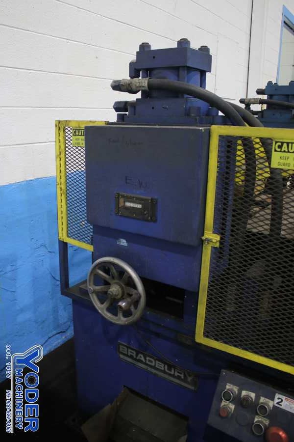 Bradbury, hydraulic flying shear w/prepunch, 50" blade length, 14 gauge capacity, #71627 - Image 10