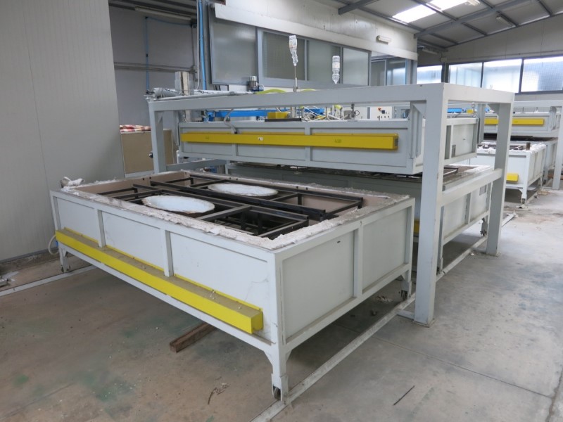 Mt Forni MTI-2, Bending Kiln, 118" width x 59" Depth internal 110" width x 23.6" Depth glass size, 1022 deg F - Image 1