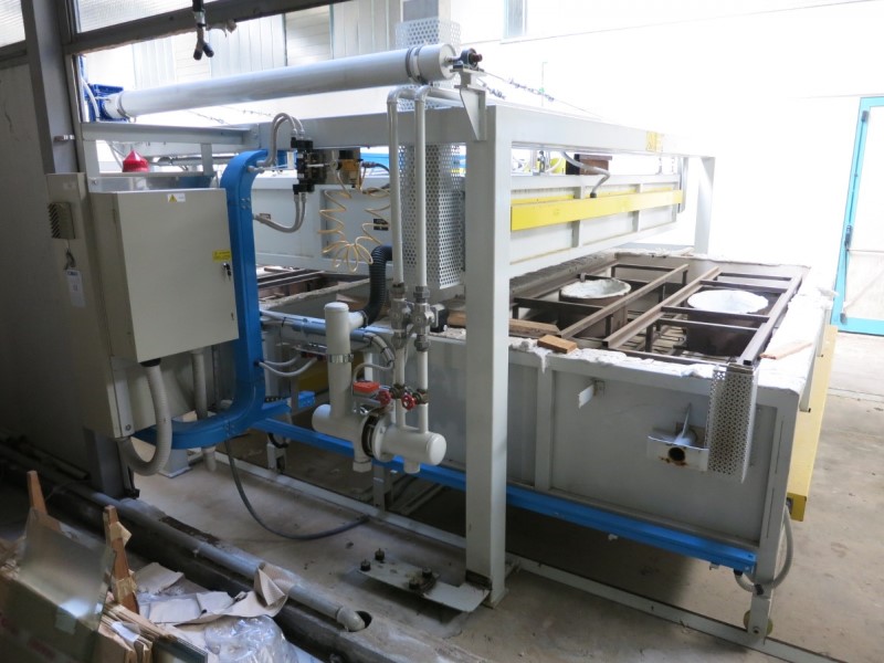 Mt Forni MTI-2, Bending Kiln, 118" width x 59" Depth internal 110" width x 23.6" Depth glass size, 1022 deg F - Image 4