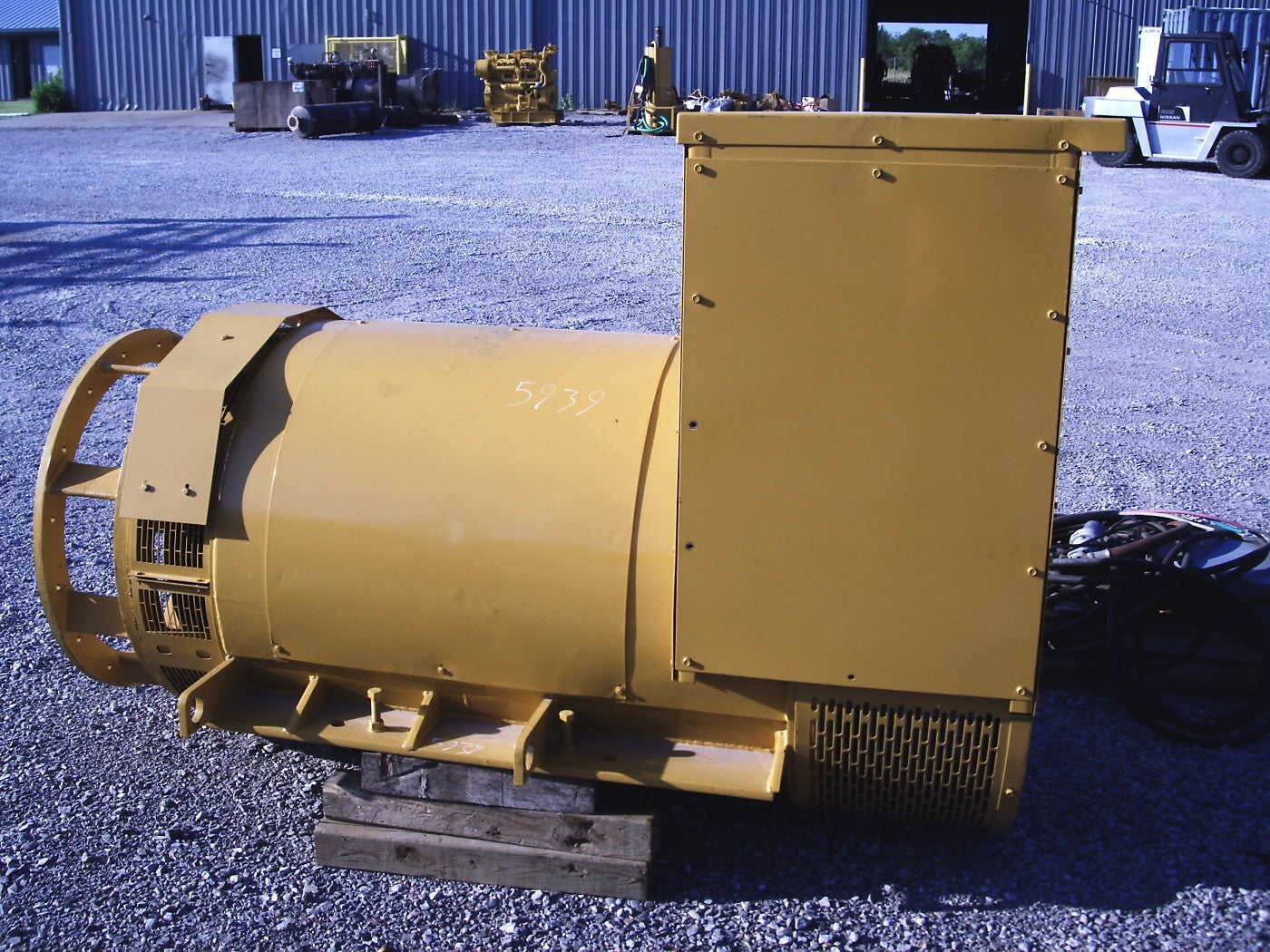 800 KW Caterpillar #SR4, 480 Volts, 1200 RPM, rblt. - Image 1
