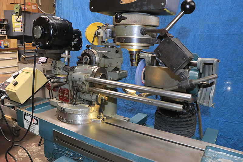 Hybco #1900/2100-SB, 10" optical comparator, 6" x 36" table, form grinder, motorized workhead, 1988 - Image 4